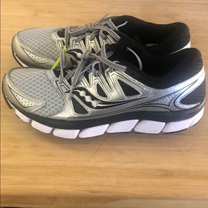 Saucing propel vista men’s athletic shoes size 8.5